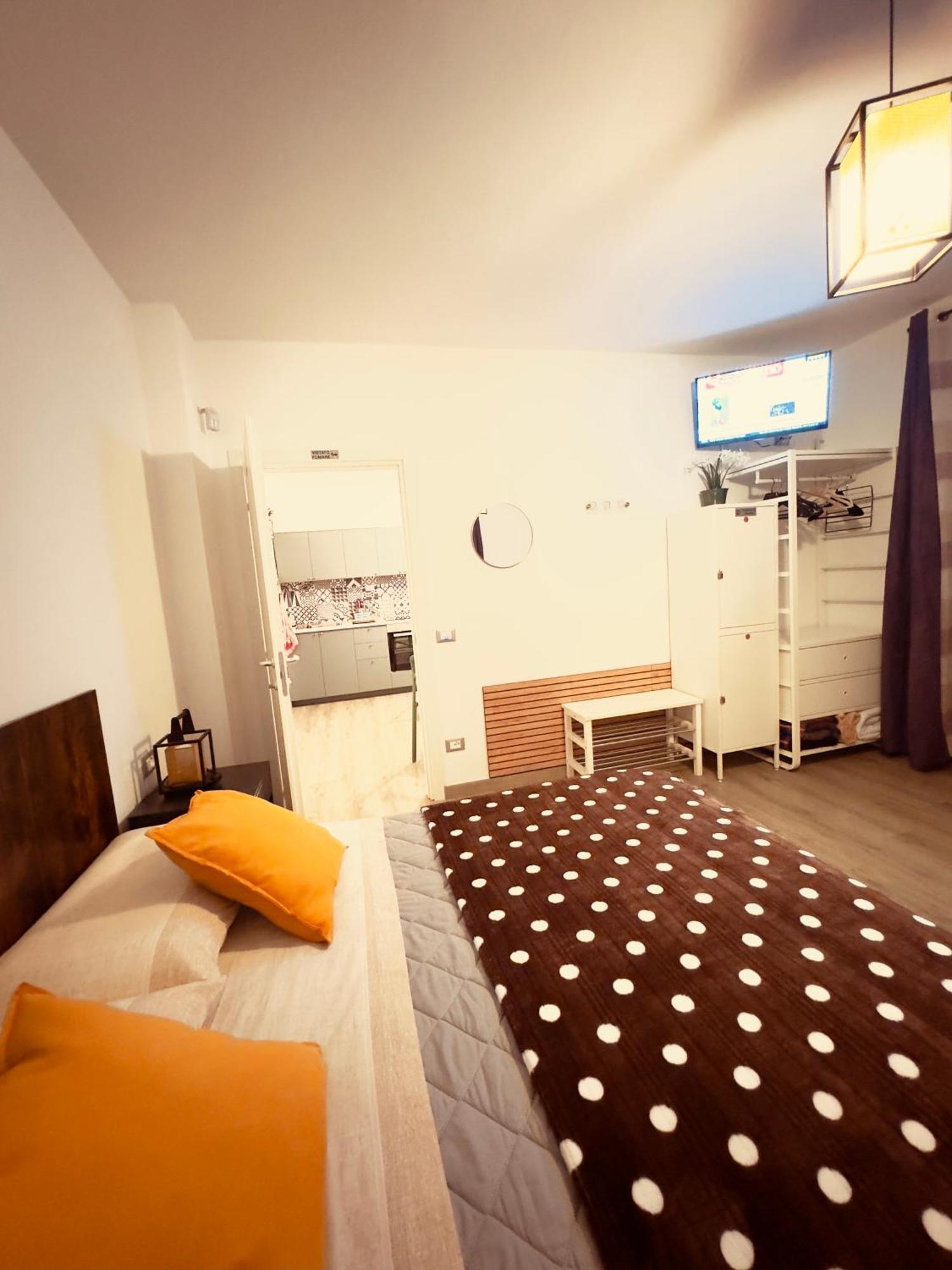Smart Gold Apartment Luxury Central Бергамо Экстерьер фото